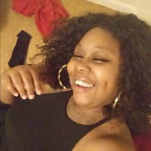 Meet your Posher, Sidequa